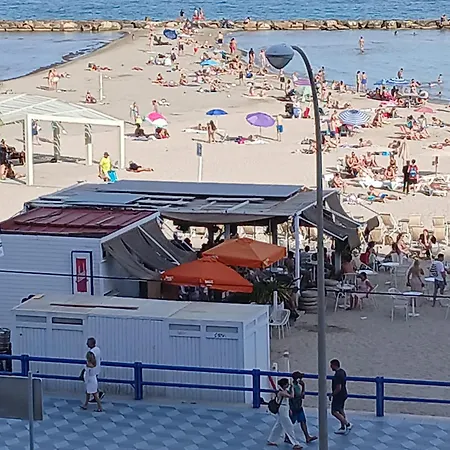 Comfort Compartido Homestay szállás Alicante